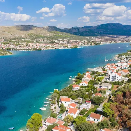 Apartament By The Sea Sparadici, - 18043 *