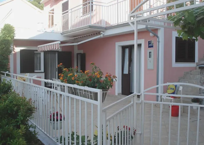 By The Sea Sparadici, - 18043 *